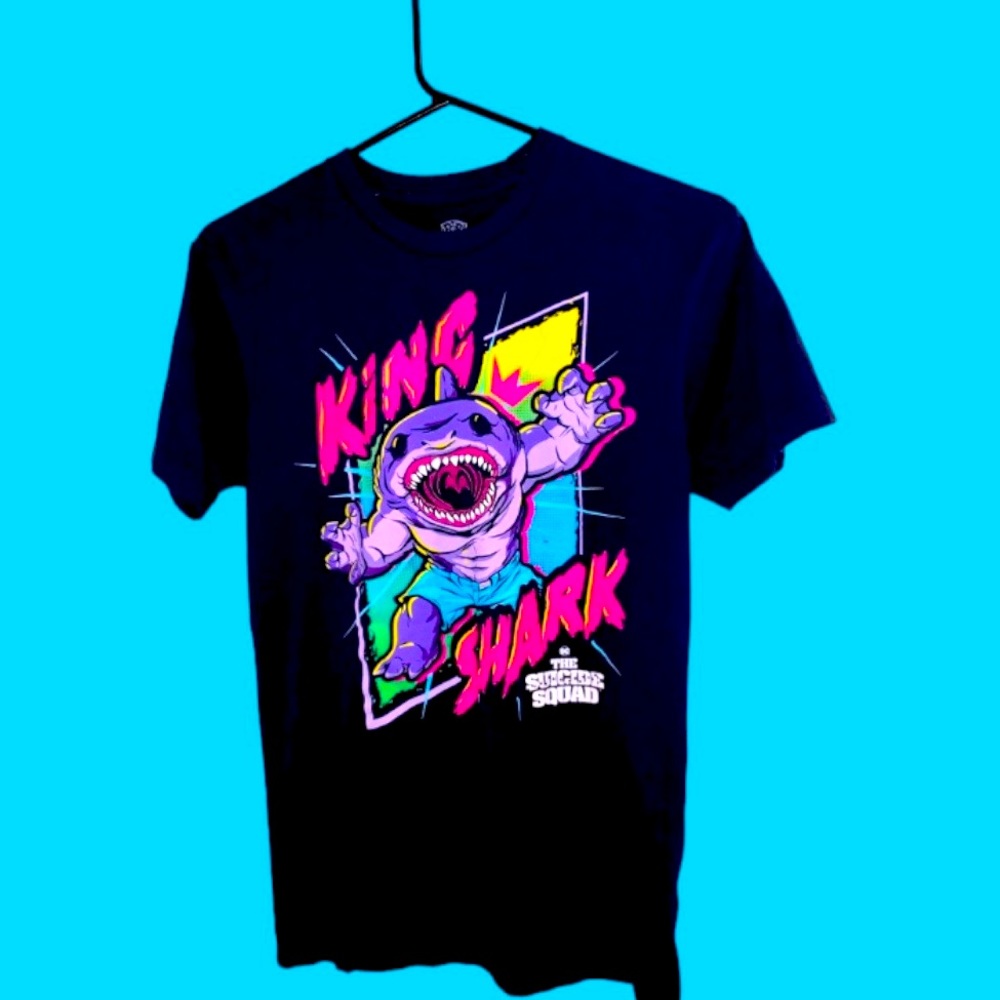 Like New Blacklight DC The Suicide Squad King Shark Adult XS Unisex Pop Tee